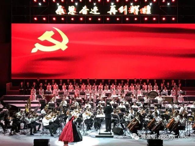 女生在选购无领衬衣时，应该注意哪些问题？游戏画面