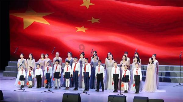 曝52岁汪峰娶网红陈露!两人逛街被偶遇,女方社交账号曝光