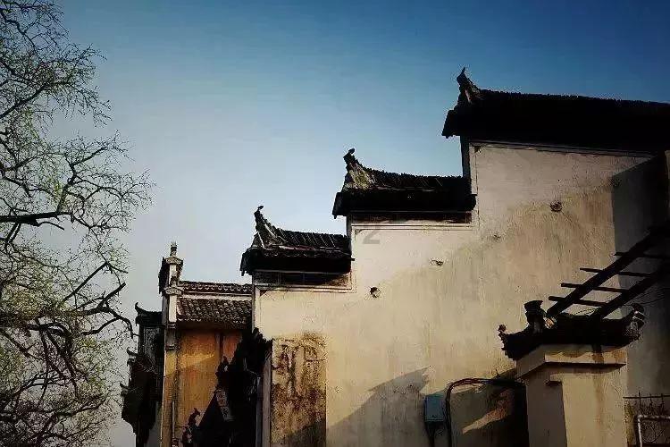 逃出足球场