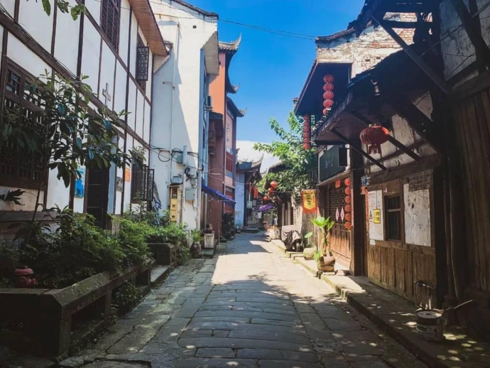 探索山中小屋